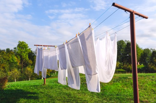 linge étendu aux soleil